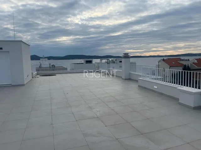 Zadar, Sukošan - Luksuzna stambena novogradnja 50 m od mora