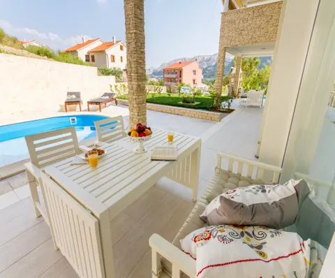 Otok Krk, Baška – Kuća s bazenom