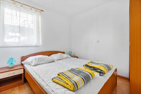 Makarska, Centar - Apartmanska kuća u blizini centra bruto površine 186 m2