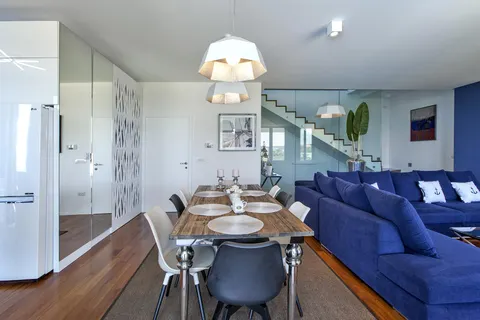 Zadar, Sukošan – Ekskluzivna dvoetažna vila s bazenom, 170 m²