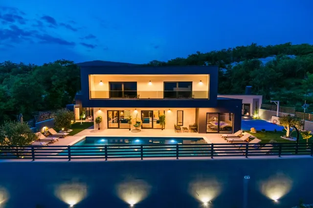 Makarska, Zagvozd - Luksuzna vila s bazenom 270 m2