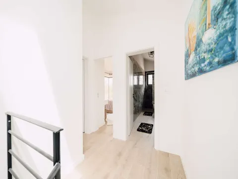 Zadar, Privlaka – Novoizgrađena kameno-moderna vila