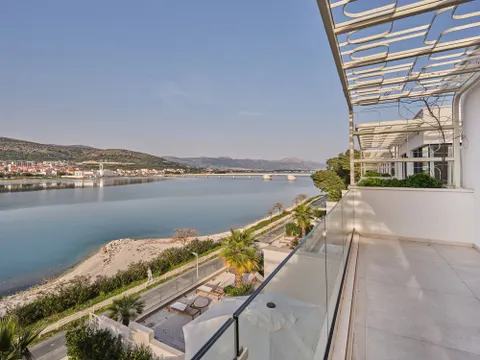 Trogir - Moderna villa sa pogledom na more 341 m2