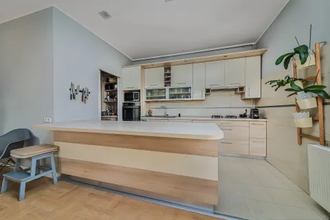 Zagreb, Gupčeva zvijezda – Moderan četverosoban stan NKP 140 m2