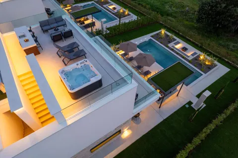 Istra, Poreč – Dizajnerska vila s pogledom na more 310 m2