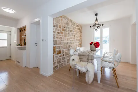 Brač, Milna - Moderna vila prvi red uz more, 264 m2