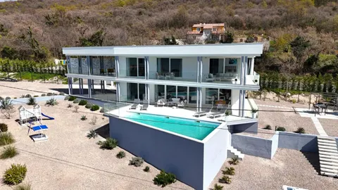 Istra, Labin - Luksuzna vila suvremenog dizajna s pogledom na more 225 m2