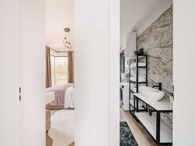 Zadar, Privlaka – Novoizgrađena kameno-moderna vila