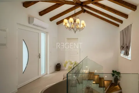 Rogoznica, Ražanj - autentična vila s pogledom na more