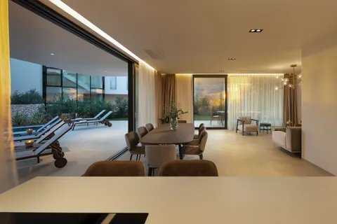 Sukošan – Luksuzna moderna vila s bazenom 495 m2