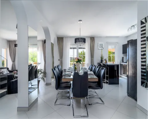 Split, Kaštela - Vila s bazenom i pogledom na more 333 m2