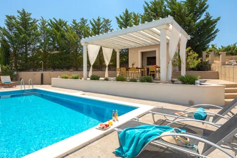 Istra, Poreč – Prostrana i elegantna vila s bazenom 400 m2