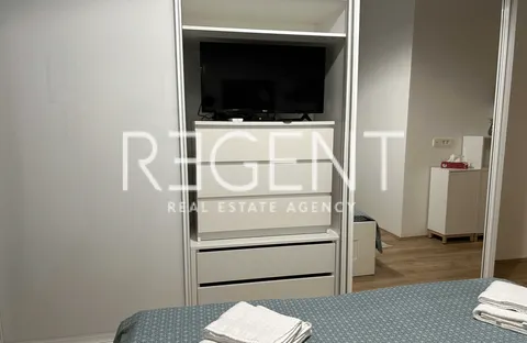 Split, Spinut - dvosoban apartman na frekventnoj lokaciji, 58 m2