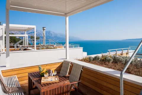 Omiš – Ekskluzivna vila s bazenom i panoramskim pogledom