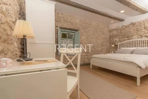 Crikvenica - Bajkovita kamena vila 200 m2