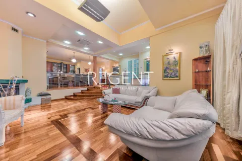 Zagreb, Maksimir – Prekrasna obiteljska vila s bazenom 600 m2