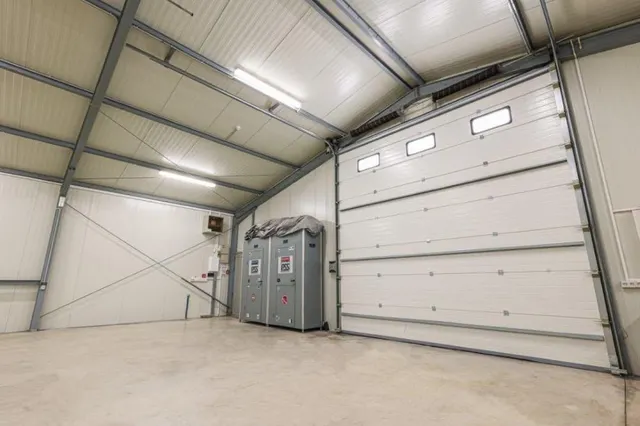 Trogir, Plano - poslovni prostor 500 m2