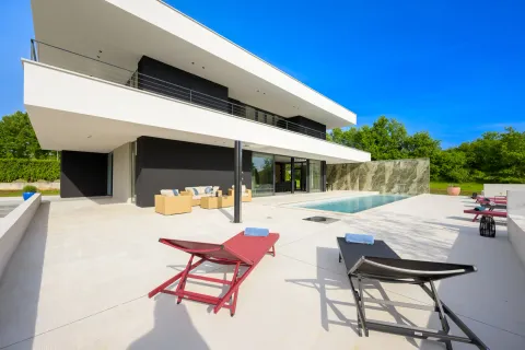 Istra, Grožnjan - Luksuzna dizajnerska vila 682 m2 novogradnja