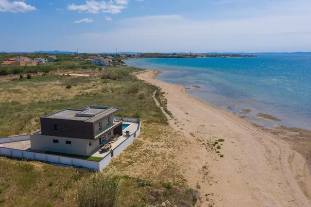 Zadar – Vila na pješčanoj plaži