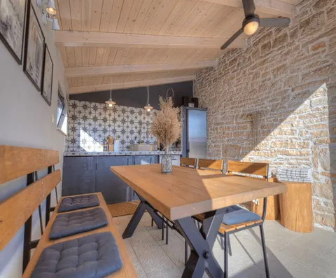 Istra, Poreč – Predivna kamena vila