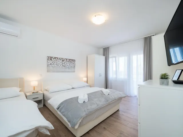 Trogir, centar - Jednosoban stan sa prekrasnim pogledom i loggiom 63 m2