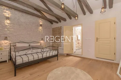 Crikvenica - Bajkovita kamena vila 200 m2