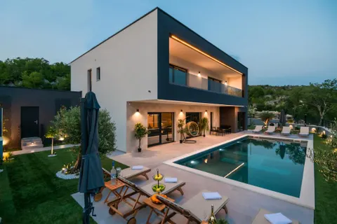 Makarska, Zagvozd - Luksuzna vila s bazenom 270 m2