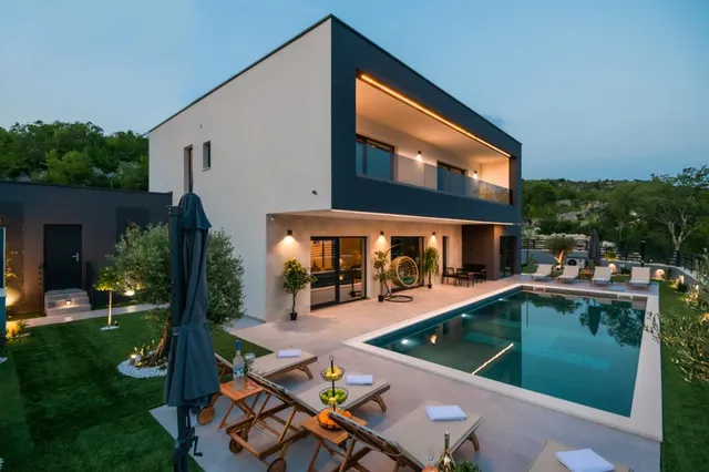 Makarska, Zagvozd - Luksuzna vila s bazenom 270 m2