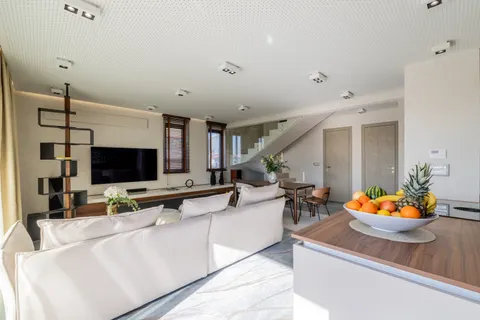 Split, Kaštel Lukšić - Luksuzni Penthouse 110 m2 s terasom