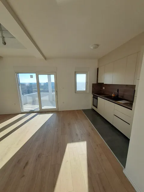 Zagreb, Sesvete - Poslovni stambeni prostor novogradnja 171m2 najam