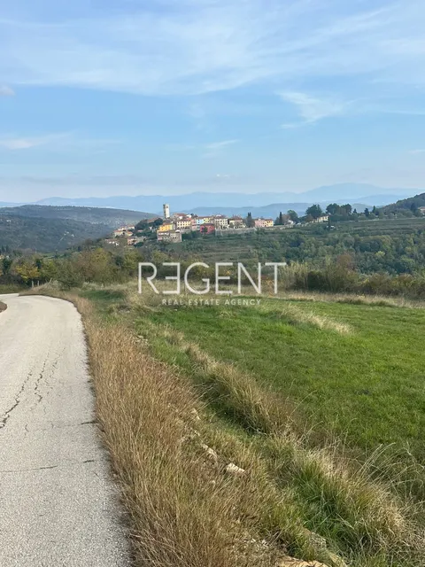 Istra, Oprtalj – Građevinsko zemljišto s projektom, NOVA CIJENA!