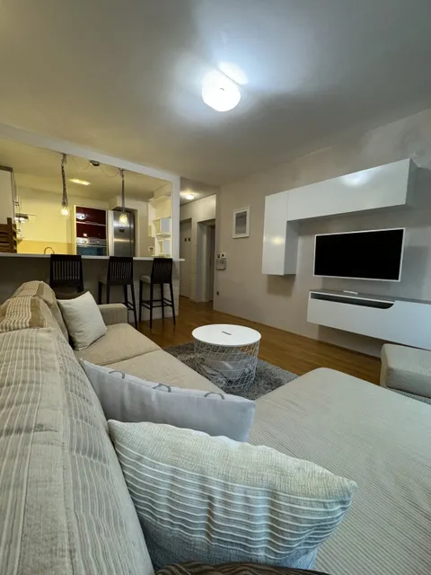 Zagreb, Vrbani - trosoban stan 58 m2 najam