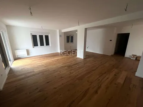 Zadar, Sukošan - Luksuzan trosoban stan 125 m2 novogradnja