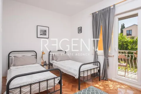 Split, Kaštel Štafilić- Trosoban stan za dugoročan najam