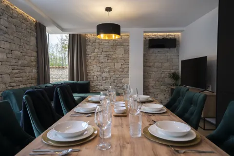 Zadar, Privlaka – Novoizgrađena kameno-moderna vila