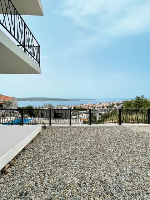 Crikvenica - Trosoban stan u urbanoj vili sa panoramskim pogledom 69 m2