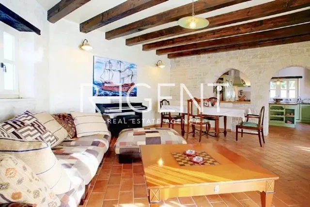 Istra, Rovinj – Rustikalna kamena rezidencija 225 m2