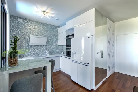 Zadar, Sukošan – Ekskluzivna dvoetažna vila s bazenom, 170 m²