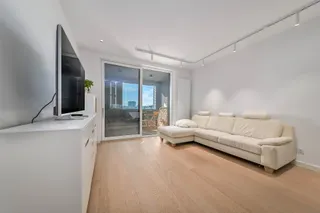 Zagreb, VMD Heinzleova – Četverosoban penthouse 128 m² s loggiom