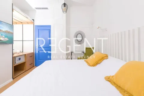 Hvar- kamena vila unikatnog dizajna 250m2