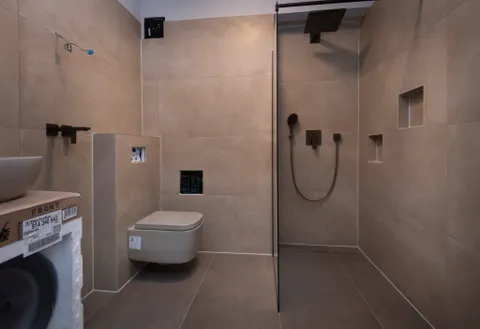 Split, Strožanac - Dvosoban stan s krovnom terasom i lođom 86,38 m²