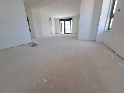 Makarska, Centar - Trosoban penthause s pogledom na more 117 m2