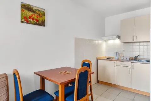 Makarska, Centar - Apartmanska kuća u blizini centra bruto površine 186 m2