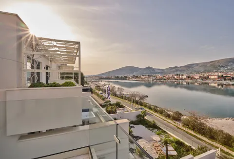 Trogir - Moderna villa sa pogledom na more 341 m2