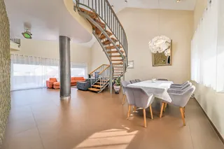 Zagreb, Gornji Bukovac - Prekrasna vila s vrtom, 591 m2