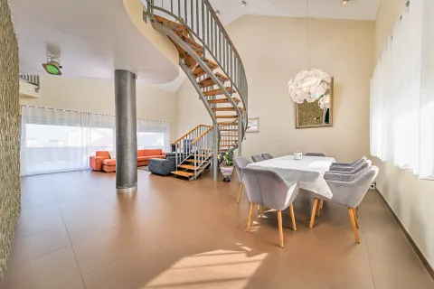 Zagreb, Gornji Bukovac - Prekrasna vila s vrtom, 591 m2