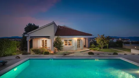 Istra, Poreč – Prostrana i elegantna vila s bazenom 400 m2