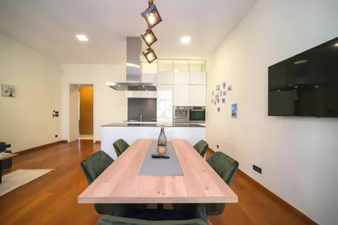 Zagreb, Centar - Luksuzan trosoban stan 76 m2, NAJAM