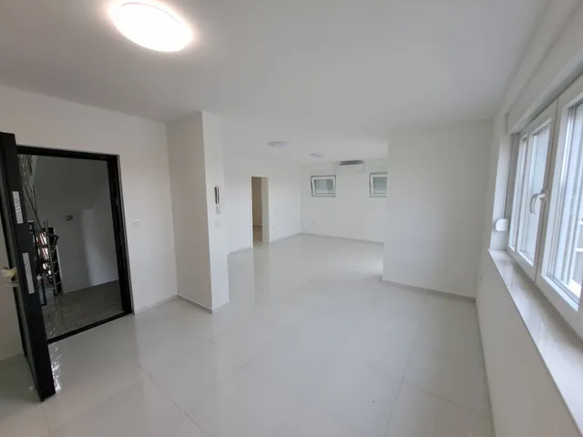 Crikvenica, Lunkovo - Četverosoban stan sa pogledom na more 122 m2