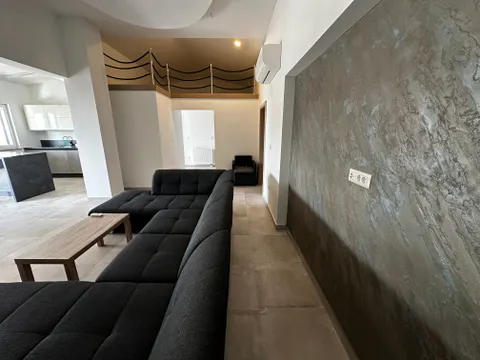 Split, Podstrana - Kuća sa tri stambene jedinice i pogledom na more 340m2